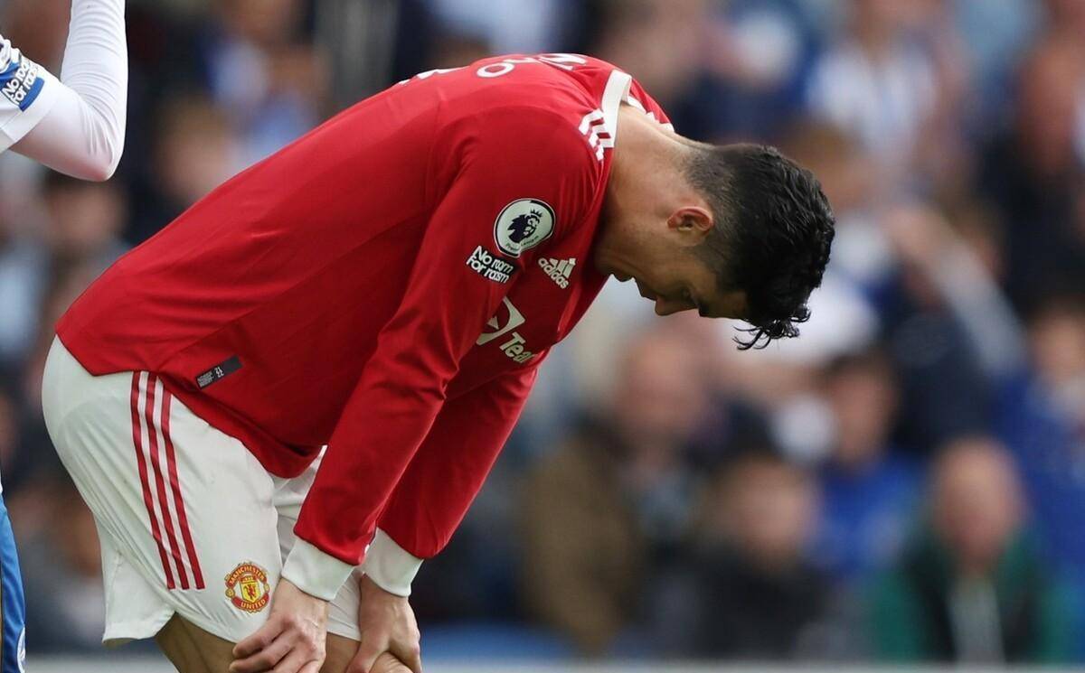 中国球迷登顶珠峰,晒出c罗球衣:他是唯一的罗纳尔多_比赛_梅西_布莱顿