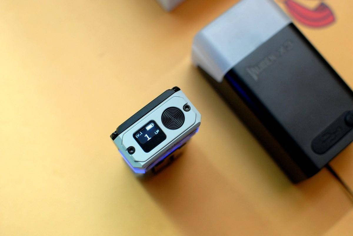 务本X3猫头鹰多功能EDC随身灯:造型可爱,身材迷你,挂绳是亮点