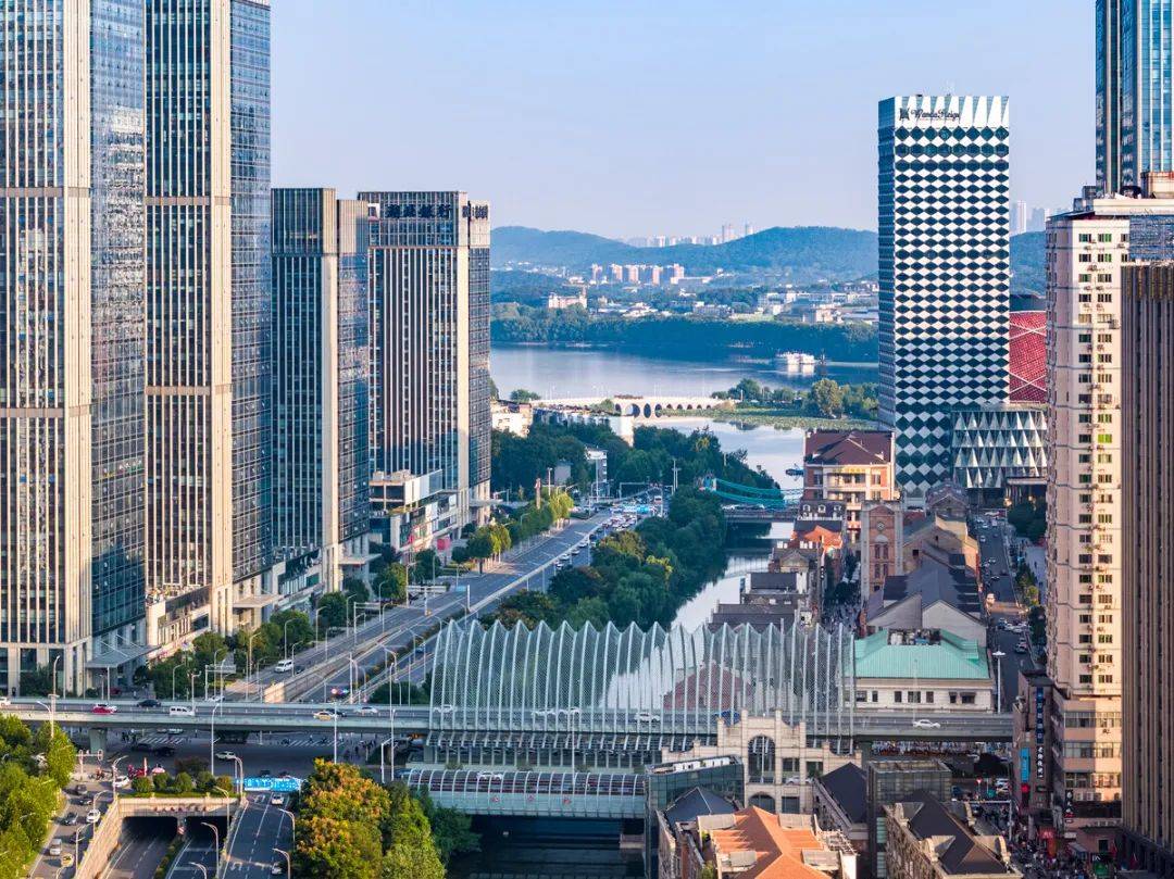 中北路-沙湖板块实景图(图源网络)天风大厦,湖北金控大厦,铁投·碳汇