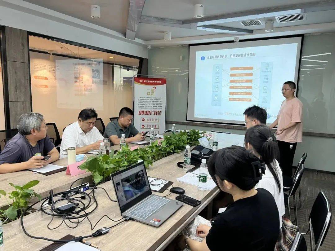 市创业天使导师,赛伯乐投资集团合伙人,武汉智慧海洋工研院副院长李珂