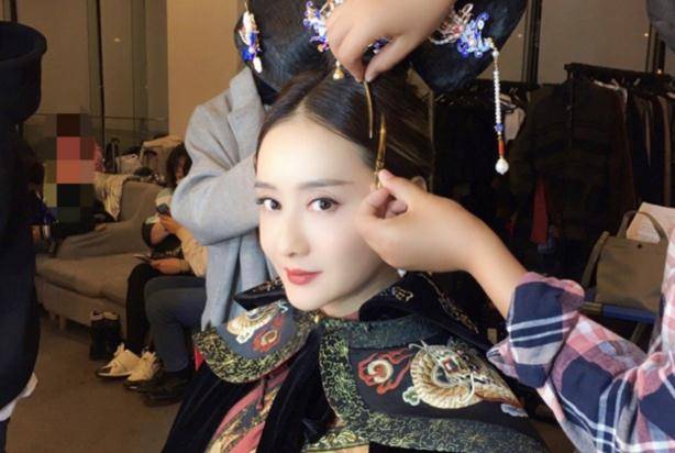 陈德容与小15岁张檬同台飙戏,脸部状态更年轻,自然美完胜整容_女神