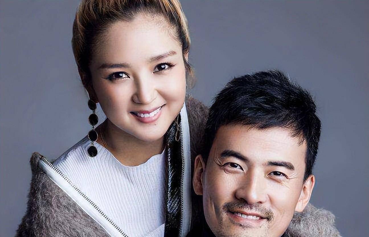 从三角恋变四角恋,何洁赫子铭的爱情经历了啥?_老婆_主动_刁磊