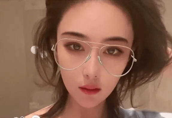 张馨子直播关闭打赏功能_观众_行业_思考