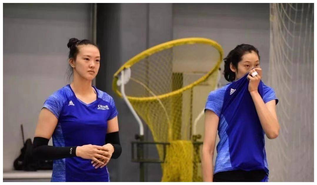 朱婷错失良机,张常宁黯然怪自己_老将_丁霞_球员