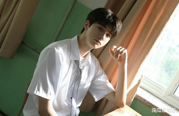 演员林一是一位出生于1999年的男孩,可以说年龄是比较小的,但是他的