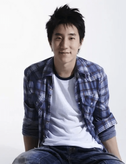 没想到的是,2014年,房祖名与演员柯震东因为吸d被警方抓获,后来被媒体