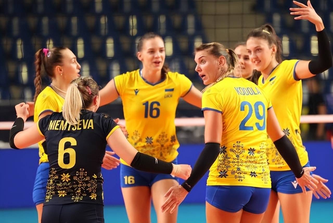 提前晋级16强 中国女排劲敌剑指卫冕_东道主_意大利_比利时