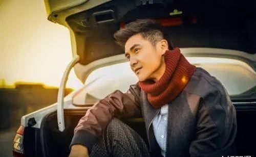 一家四口还登上了湖南舞台,如今田亮在娱乐圈的事业顺风顺水,身价也