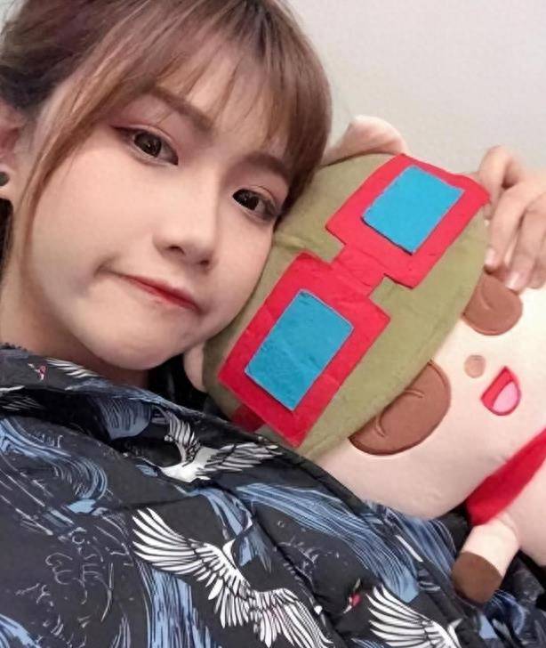 被嘲笑身材壮硕的钟婷,靠搞笑视频火出圈,现状不禁让人唏嘘_网友_作品