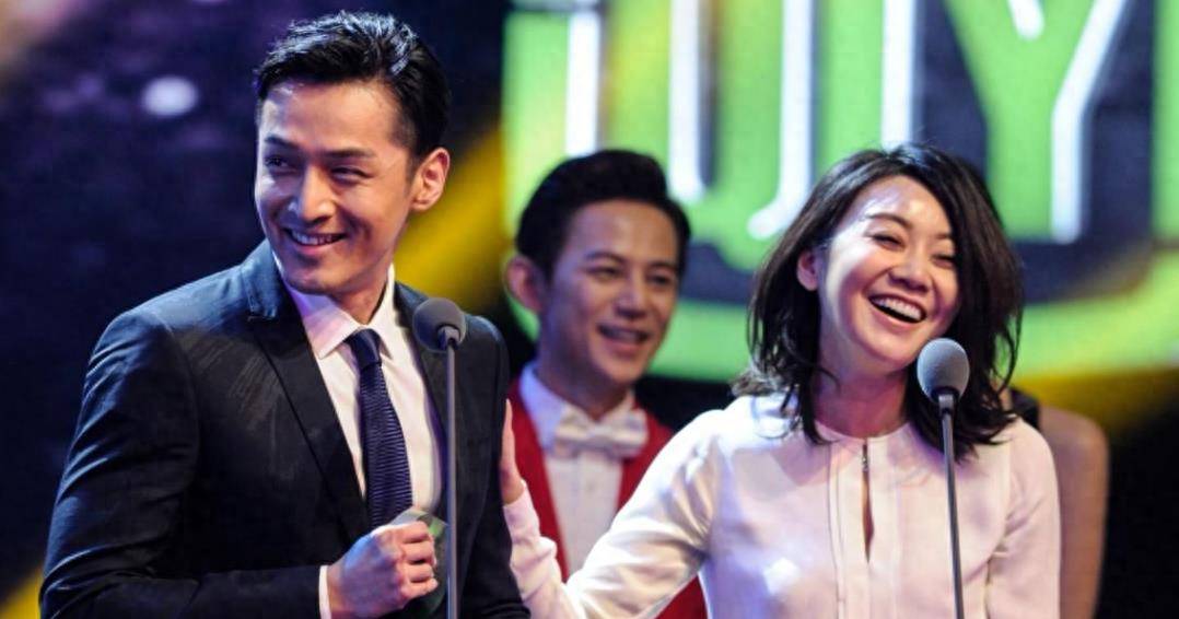 女星"醉酒"大闹刘畊宏直播间,老婆不敢怒言_闫妮跳_胡歌_邓超