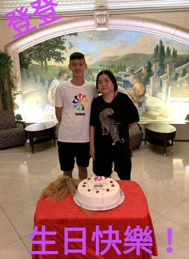 感谢养母教诲之恩,听宽姐话绝不进娱乐圈_陈宝莲_邱黎宽_儿子