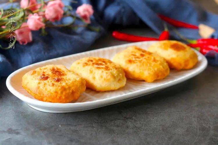 九江萝卜饼凭借其口感独特,制作精良而广受赞誉.准备一份