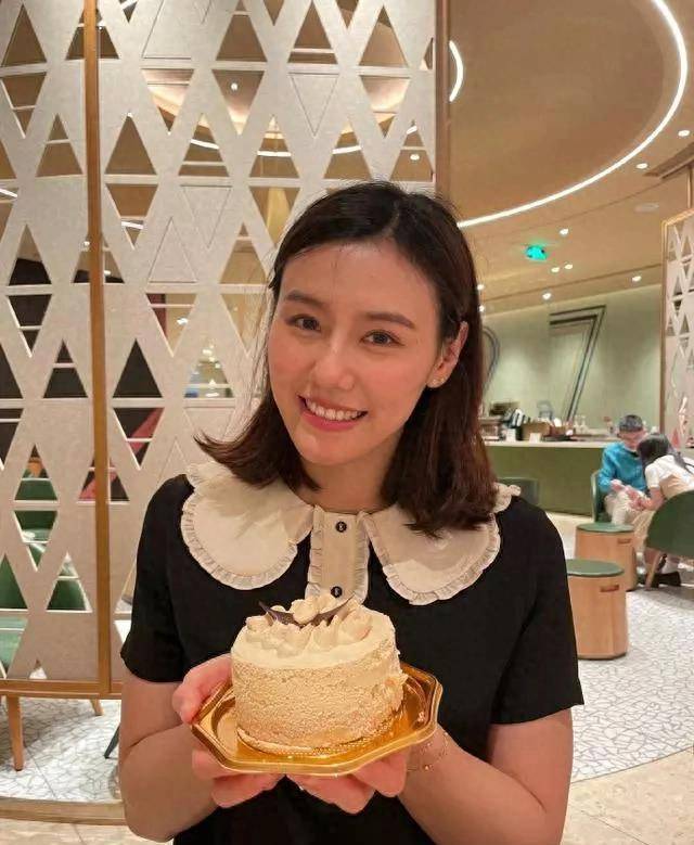 刘湘绯闻男友很强壮刘湘在社交媒体上,刘湘粉丝已经过百万!