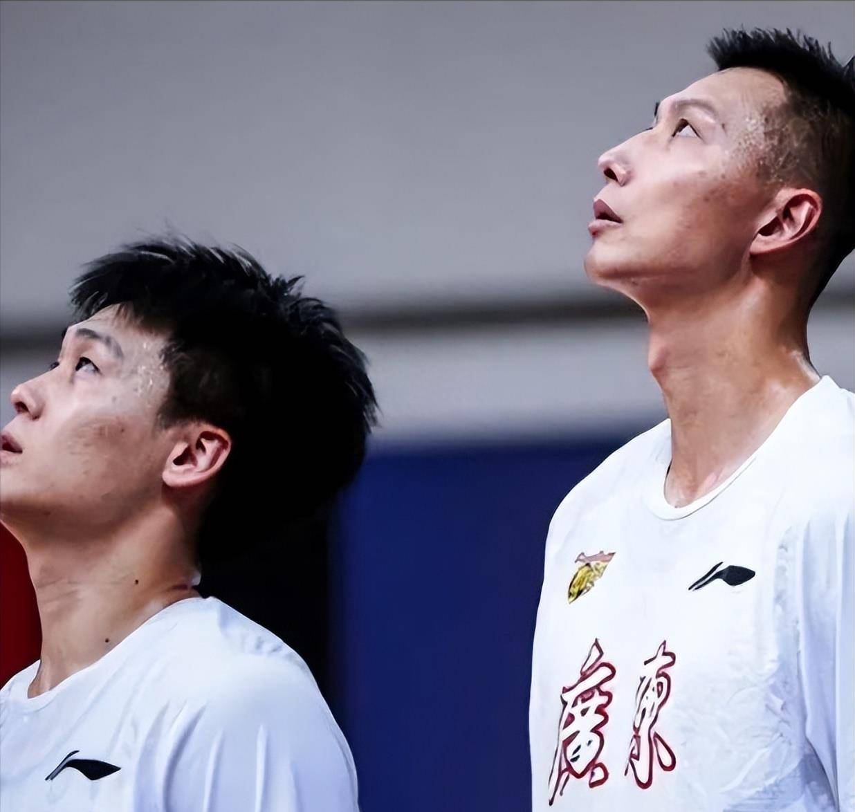 易建联做出轰动决定,杜锋赵睿摊牌了_赛季_合同_媒体