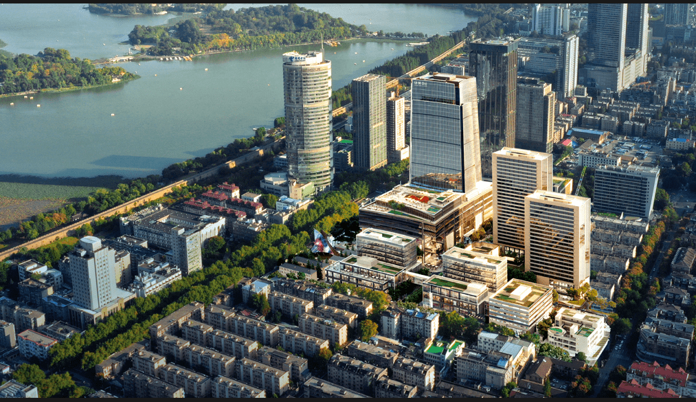 在玄武湖旁描绘一幅生活图景,南京华贸揭开城中商业新格局_主城区