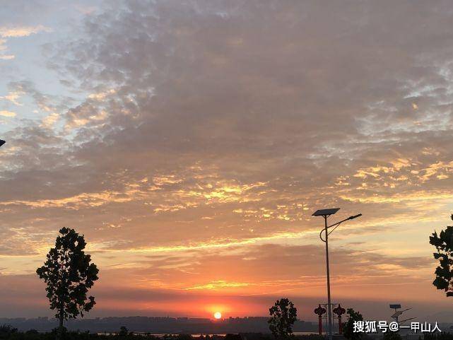 今日七月初九，天地相对，雄甲大耗，是秋季的第一个废日，啥讲究