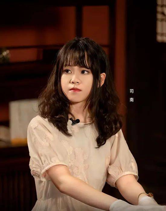 颜值音乐人杨莹婷影视歌三栖全面发展00后模特,歌手,演员杨明流行摇滚