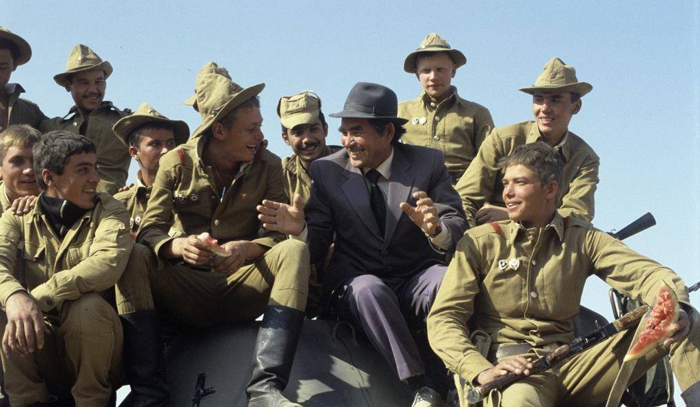 勃列日涅夫_中苏_戈尔巴乔夫