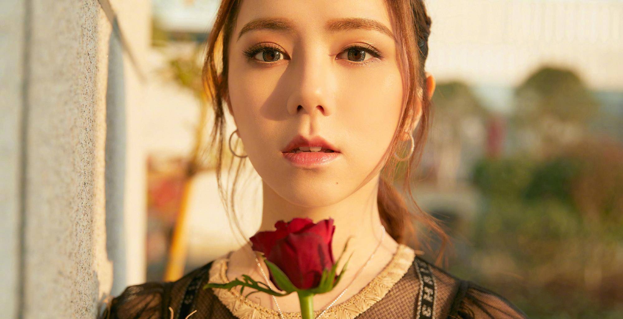 邓紫棋在节目中说:我得先结婚再生小孩,引网友热议疑似内涵他人