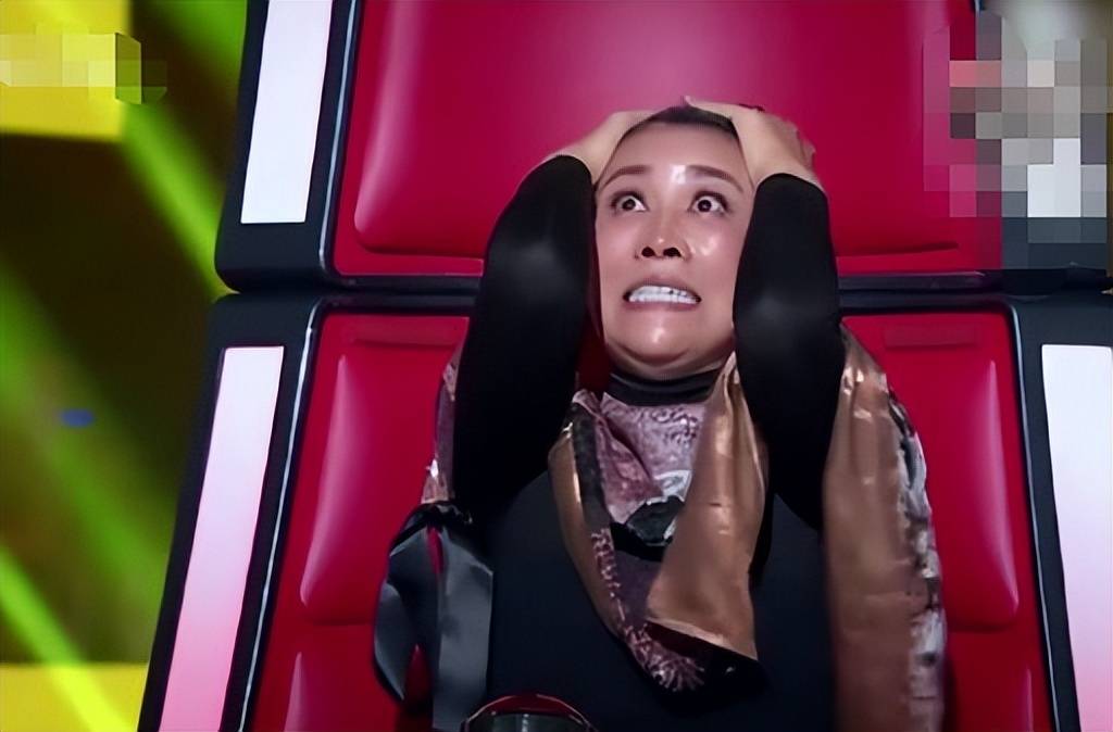 甄妮发18文怒揭那英老底,曝那英称是酒吧卖唱女,姐妹俩狼狈为奸_珍妮