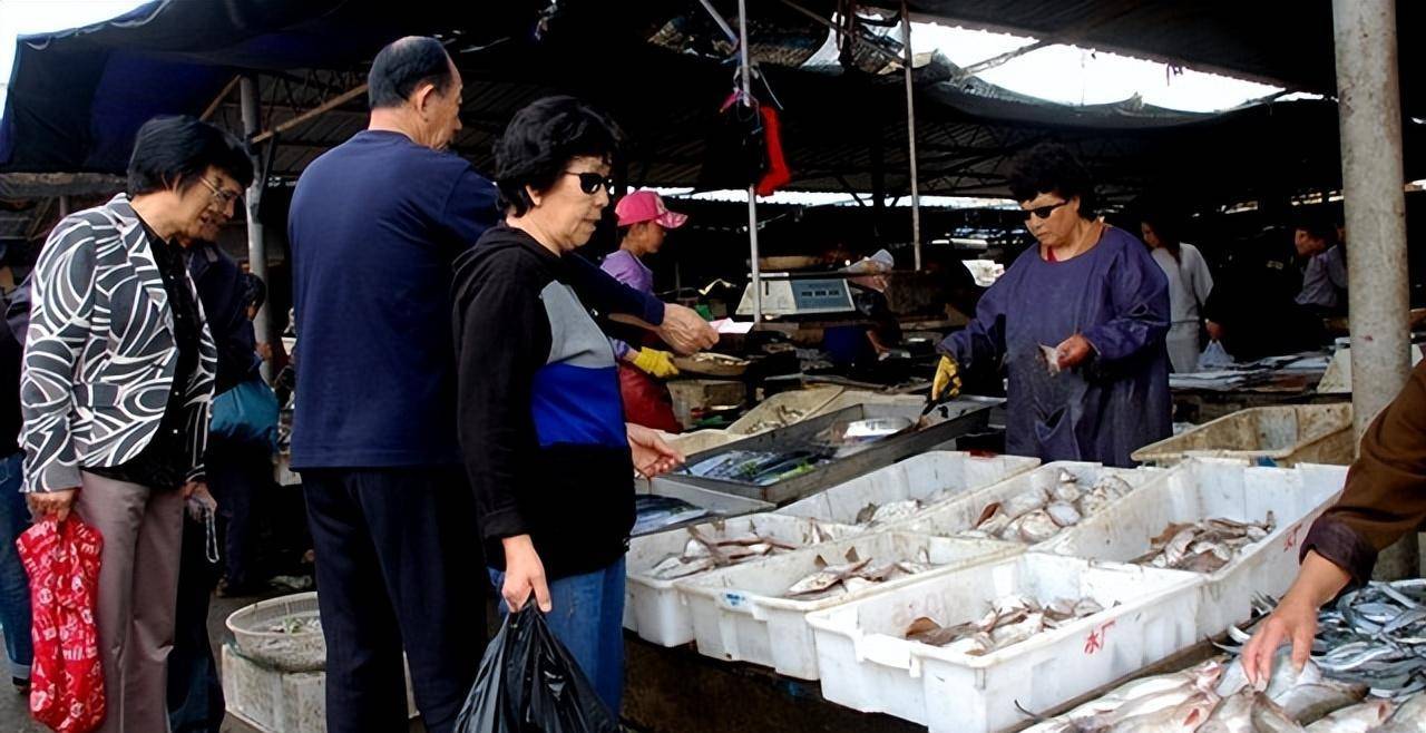 贵州黑老大"杨老六":死刑后却成首富,致58人死亡,判刑25年_杨玉魁