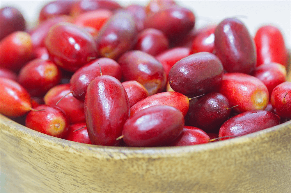 广东发现"变味果",火红如枸杞,吃后再吃别的东西都是甜的,一斤要卖600