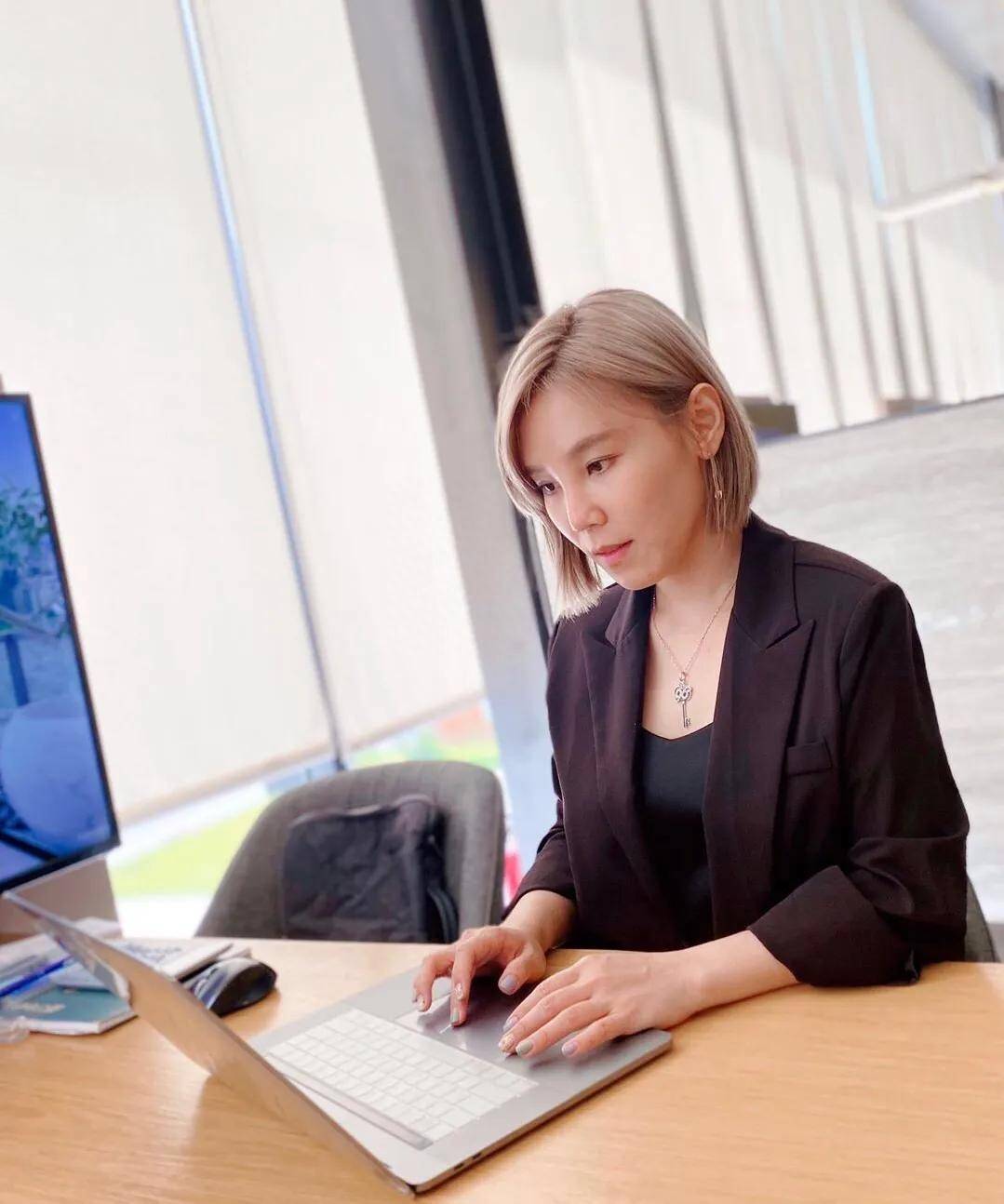 33岁歌手李佳薇自曝接受冻卵,费用16万冷冻17颗,引发网友关注_休闲