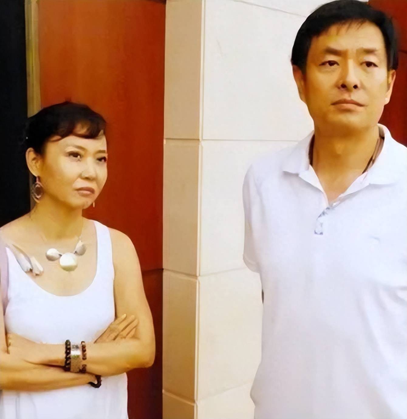 今日濮存昕:赡养耄耋母亲,照顾丧子的弟弟,帮女儿女婿化解矛盾_濮岩