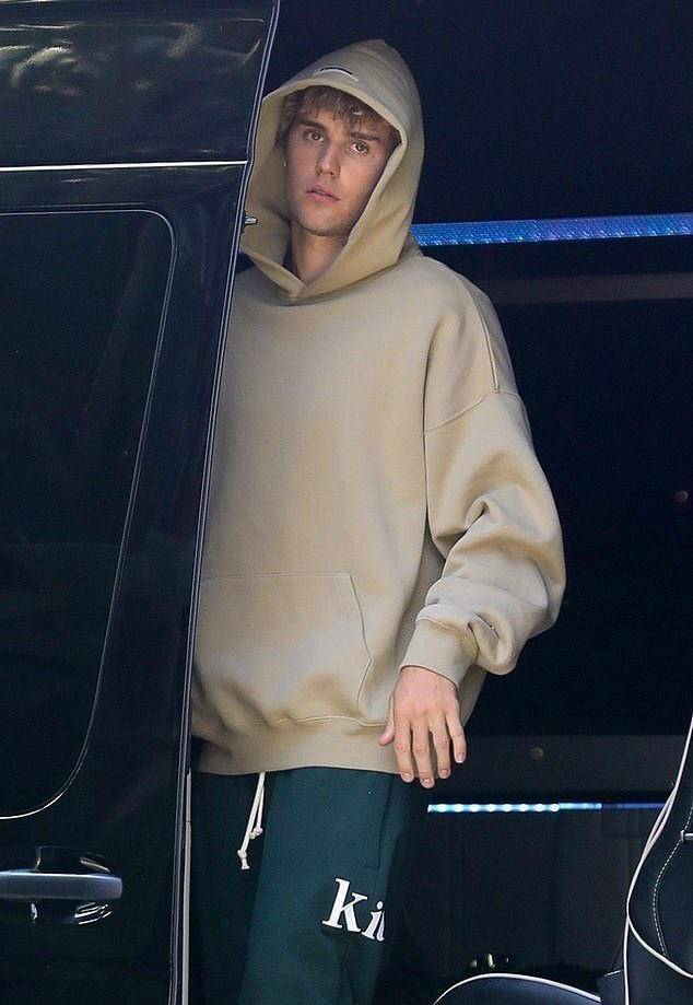 比伯夫妇合体现身录音棚,却遇见妻子前男友_海莉_肖恩斯_黑色