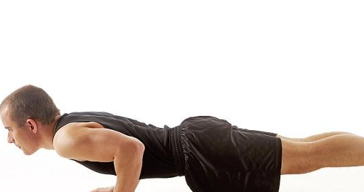 男人若每天坚持100个"俯卧撑",这3个好处会"悄悄"的找上你!