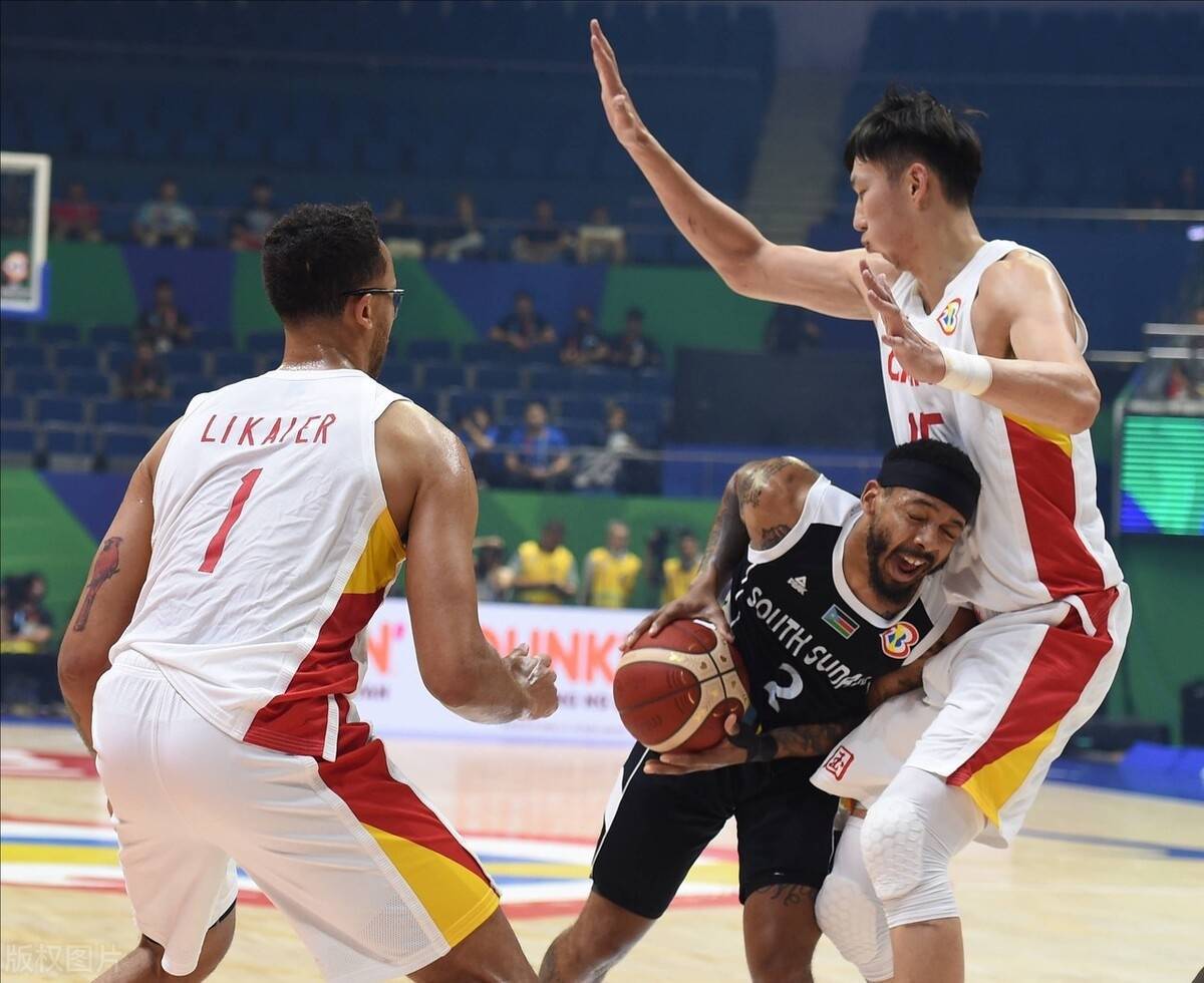 中国男篮69-89南苏丹 队员评分:2人满分,3人合格,4人不及格_篮板_比赛