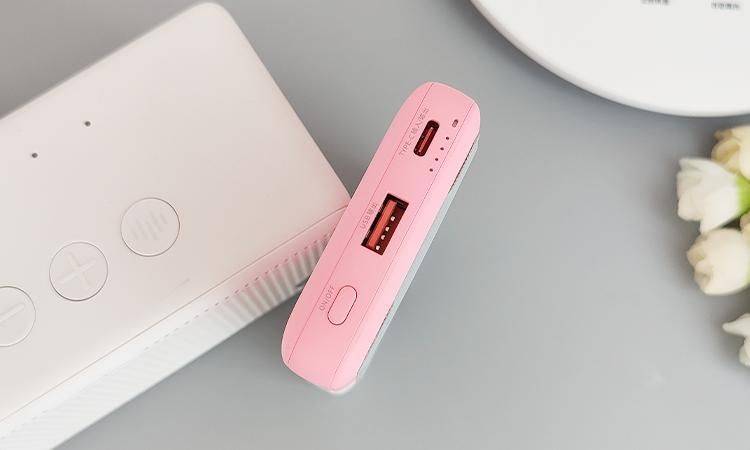 轻装上阵,完美解决带数据线的麻烦:sanag塞那K60无线磁吸充电宝