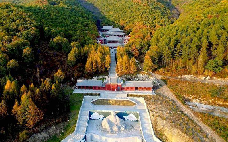 "的景区,海拔不过千米却很雄伟,建筑很美但游客少_地方_铁刹山_旅游
