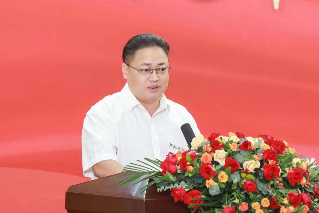 兴宁市委常委,市政府党组副书记,副市长刘东峰在讲话中说,广东省澳谷