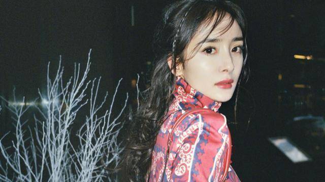 杨幂爸爸是警察,杨紫爸爸更不输_家庭_发展_支持