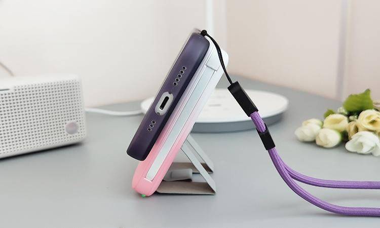 轻装上阵,完美解决带数据线的麻烦:sanag塞那K60无线磁吸充电宝