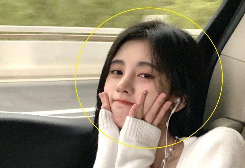 不免感叹到整容医生的技术真的是精湛来了,直接就让鞠婧祎改头换脸