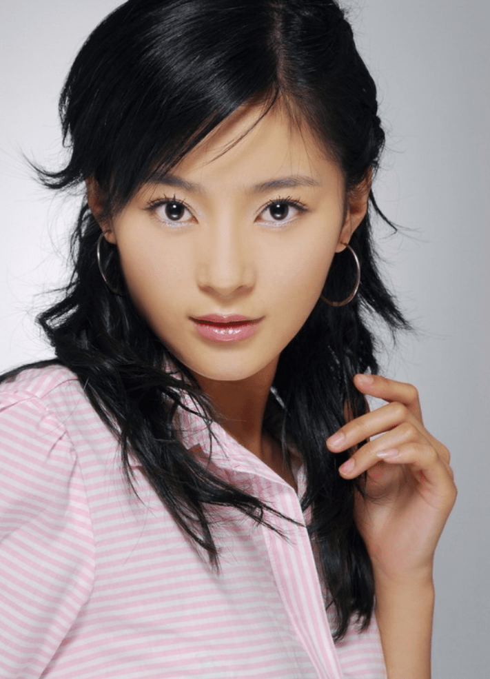 演员王媛可:倒追丈夫5年,婚后生双胞胎儿子,取名"一模一样"_表演_父母
