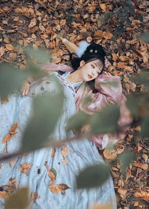 原创            无尘自是清欢，有词何须好梦！