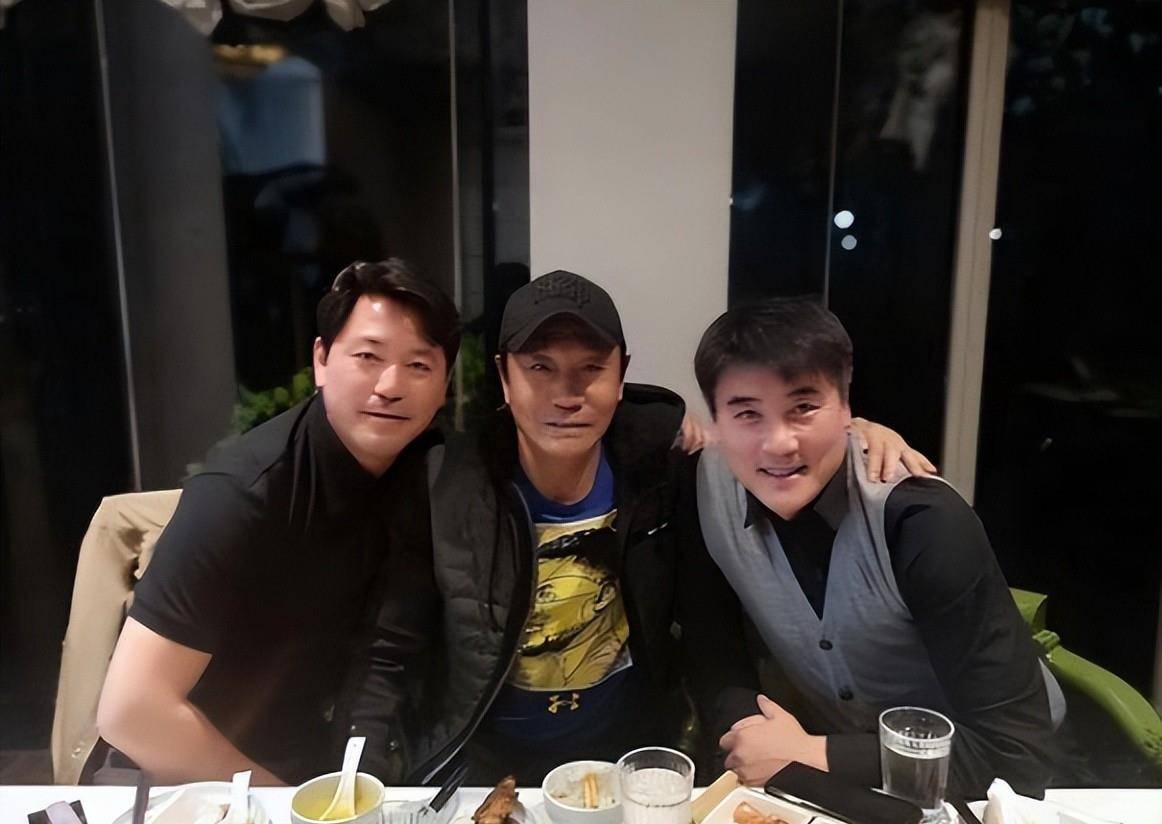 正式上任,足协官宣高峰新职位,范志毅送祝贺,那英曾为其生子_足球