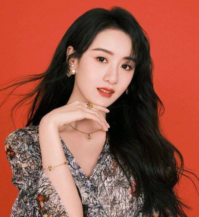 王一博,袁冰妍,蔡徐坤等九位艺人的娱乐看点_合作_水果_节目