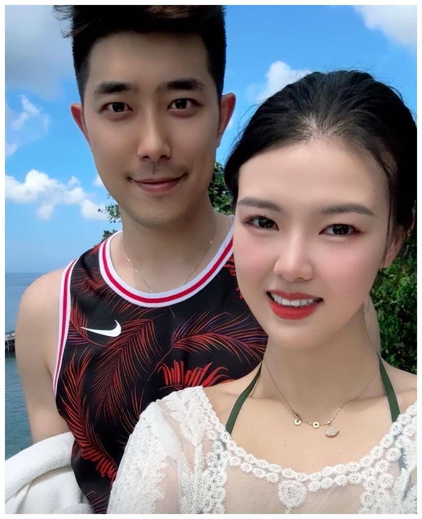 但亚运期间,22岁的她接受了吴冠希的求婚,迎来了人生的幸福时刻.