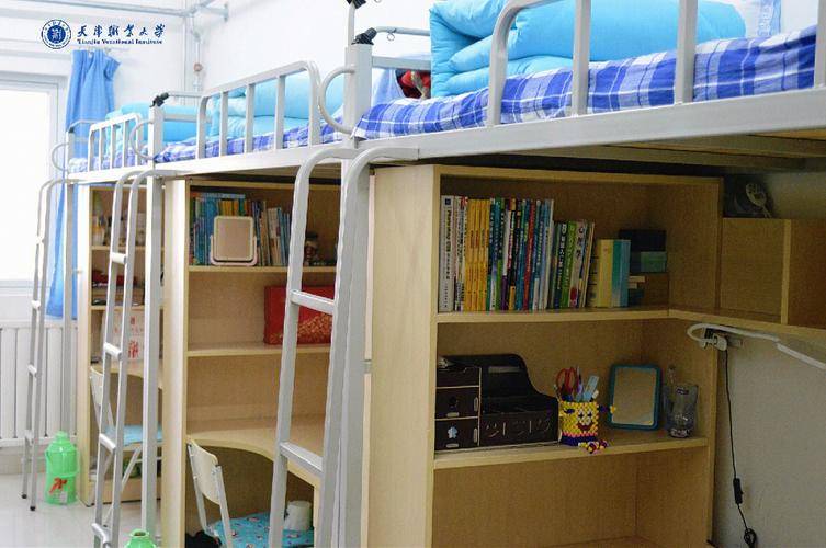 中学多间女寝没门？教体局回应正在改造