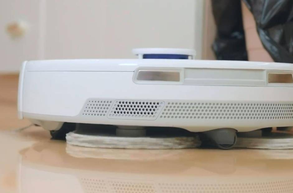 云鲸J4扫地机器人评测:颜值升级的“大白鲸”,智能清洁全能型