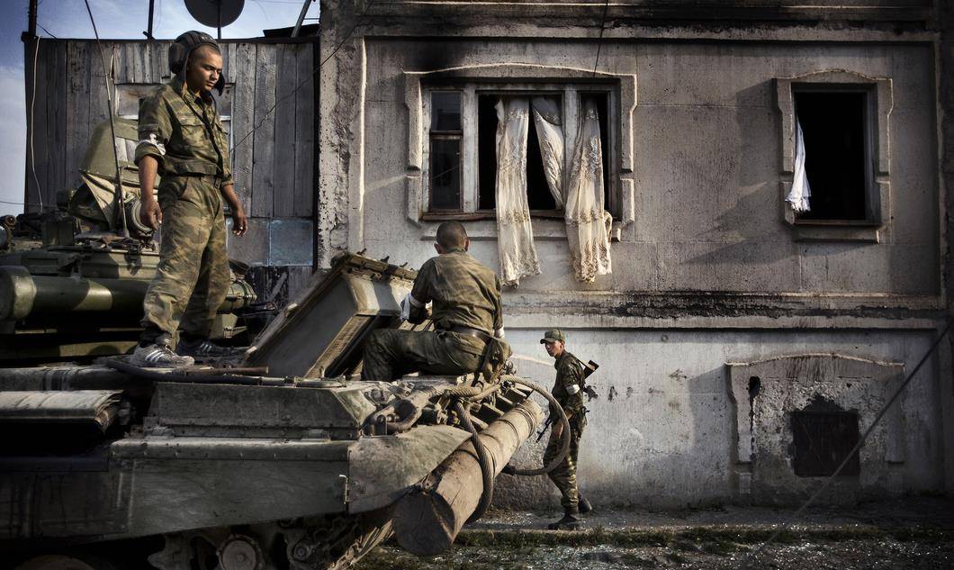 俄格五日战争:中国记者生死记_茨欣瓦利_基尼斯_少校