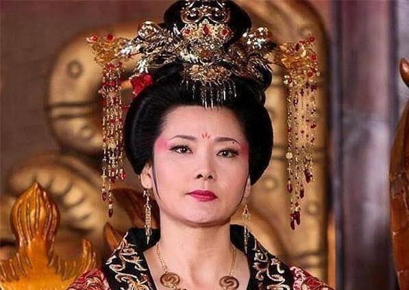 李隆基登基后,为何第一时间除掉上官婉儿?文学家:换你