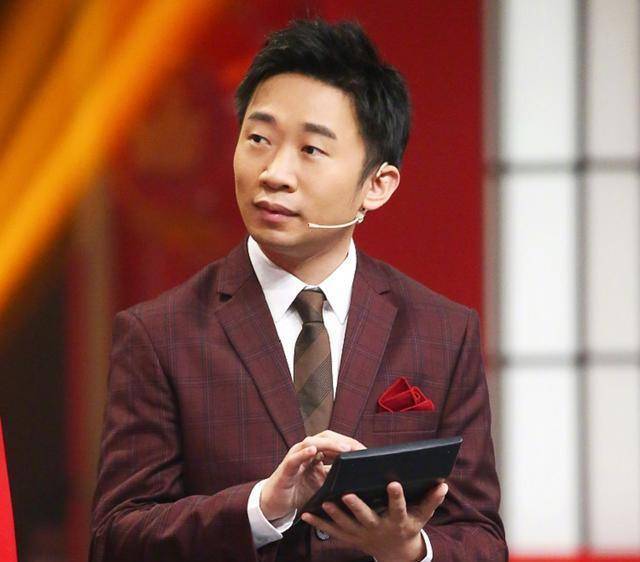 何炅生日祝福,变成了一场风味独特的"后宫争斗"_何榜_明星_杨迪