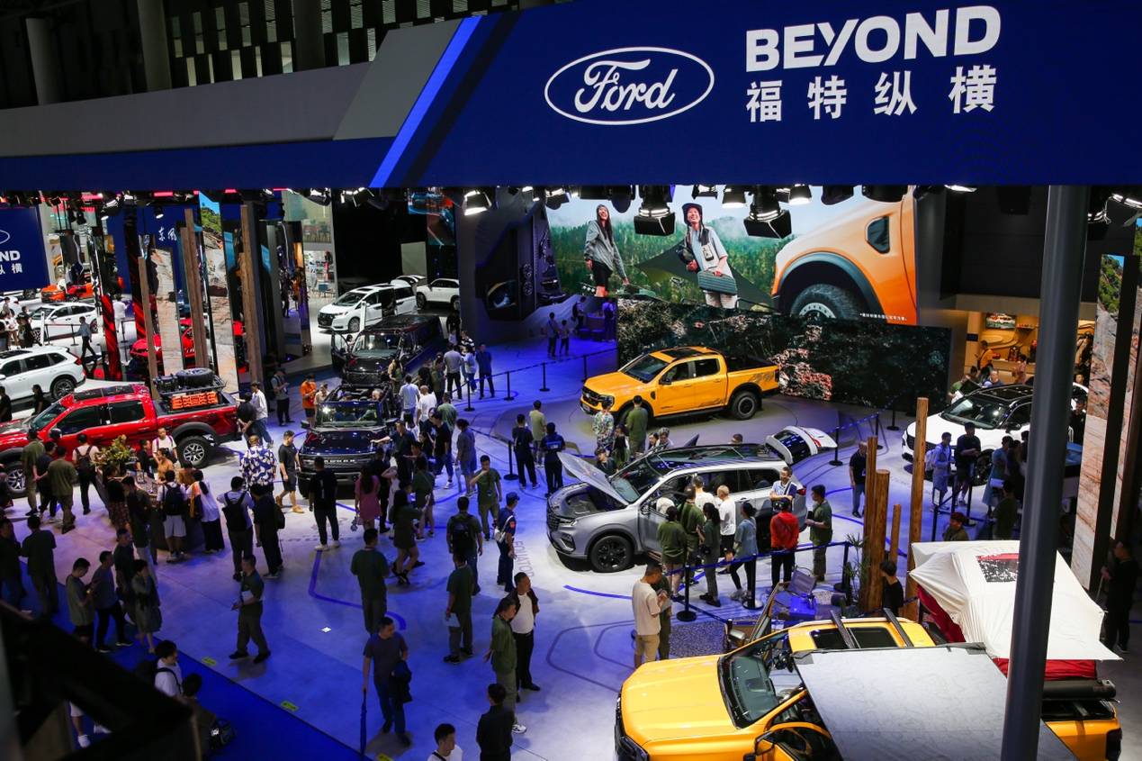 福特展现多元布局福特黑曜倾橙版、福特领睿2023款极境版与福特全新途睿欧露面_搜狐汽车_搜狐网
