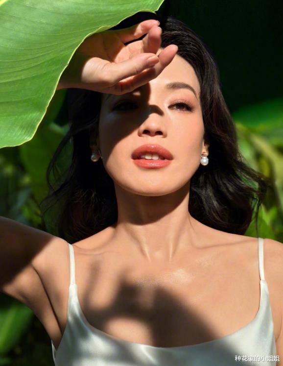 舒淇:"玉女"变"欲女"!_时尚_白美_礼物