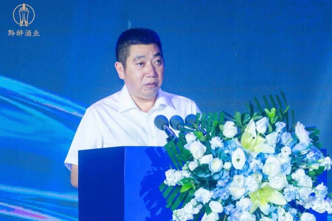 刘帮涛仁怀市酒业协会常务副会长,秘书长刘帮涛表达了类似的观点.